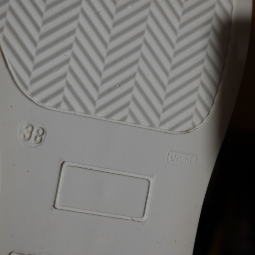 THE FLEXX White Leather Sneakers with Tan Elastic Crossing Bands, size 38 - Picture 6 of 8